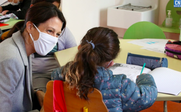 La rectrice de Corse Julie Benetti, en visite dans l'un des 19 pôles d'accueil de l'académie, l'école Jérôme Santarelli à Ajaccio. Photo : Michel Luccioni