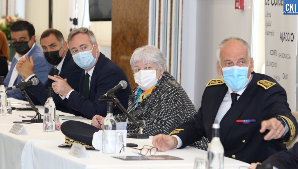 Direction ensuite l'hôtel Campo Dell'Oro à Ajaccio pour la présentation de la feuille de route "tourisme", point d'orgue de cette deuxième journée sur l'île. Photo : Michel Luccioni
