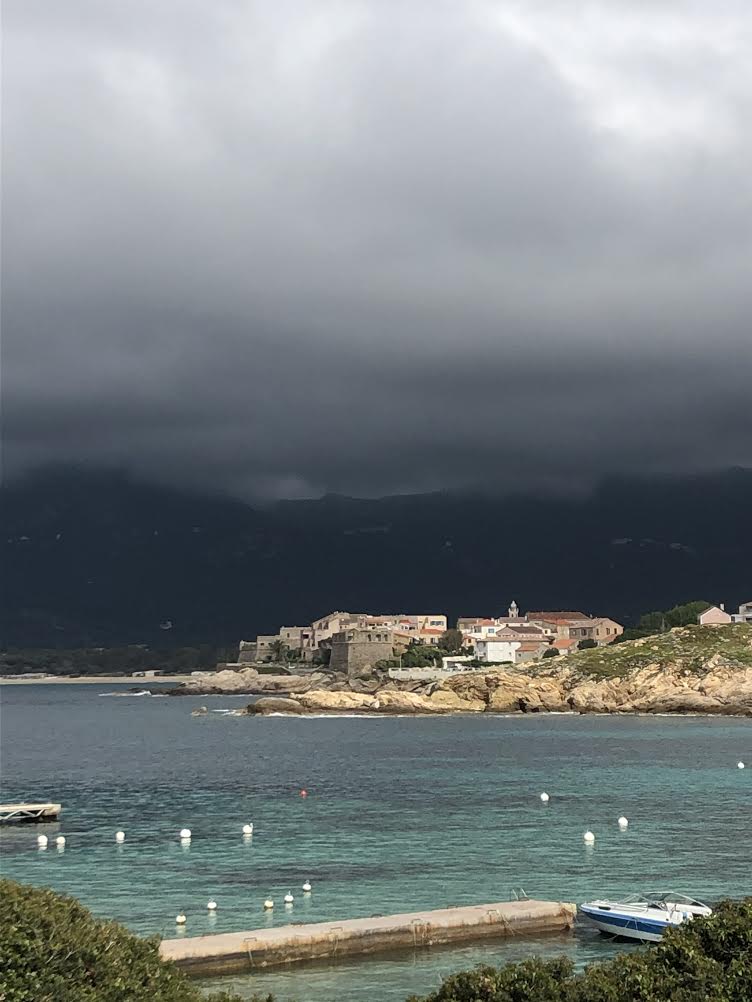 Ciel menaçant à Algajola (David Dellacroce)