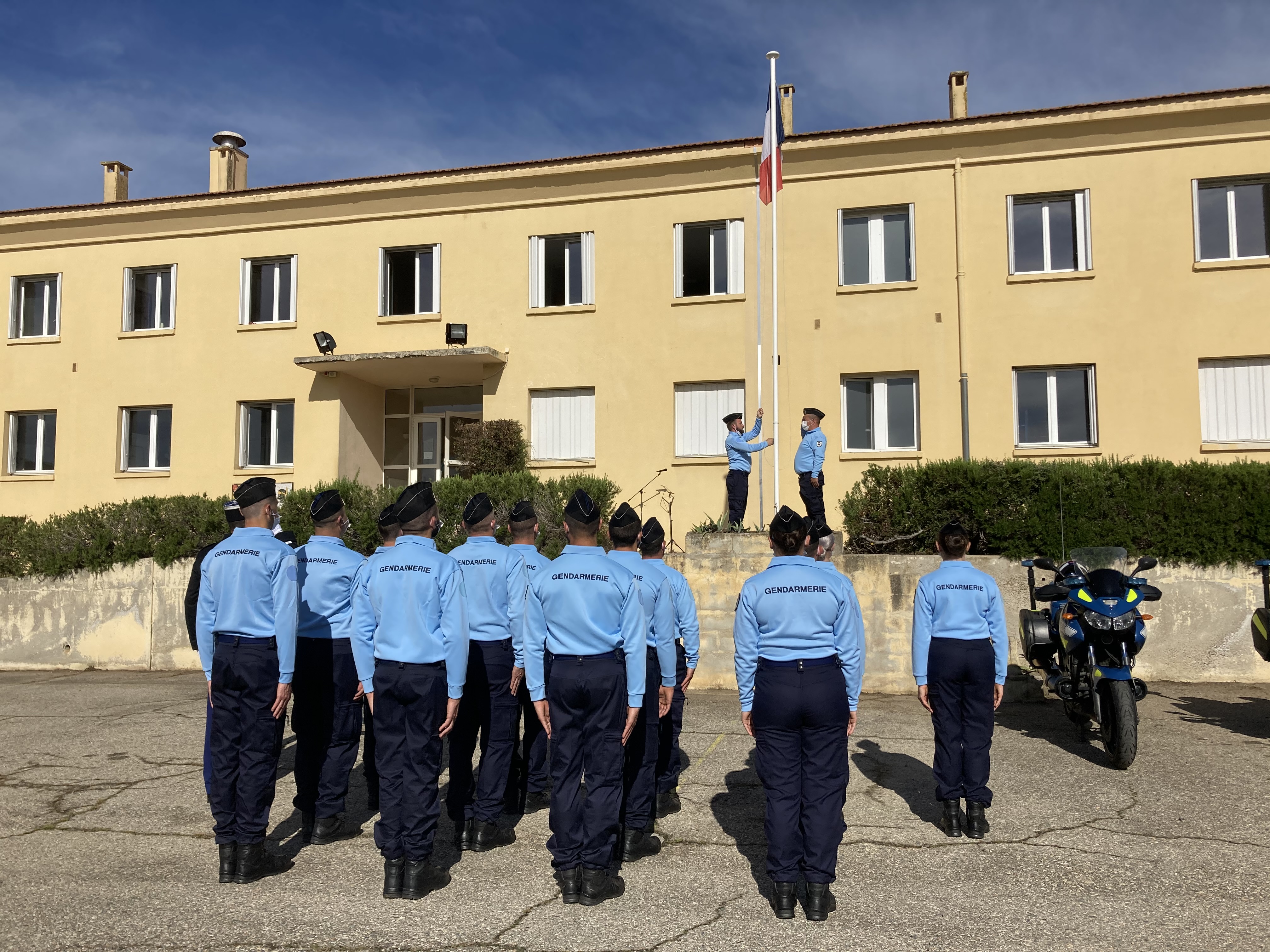 Levée des couleurs pour les nouveaux réservistes de Corse-du-Sud. (Photo Julia Sereni)