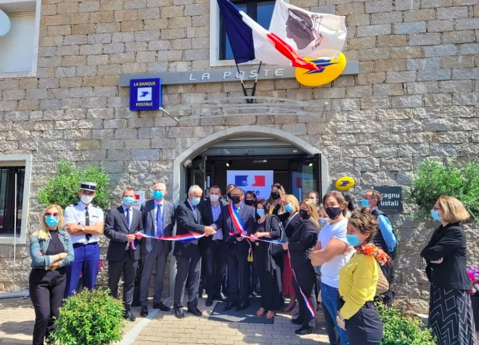 Le préfet de Corse Pascal Lelarge, le sous-préfet de Sartène Arnaud Gillet, le député Paul-André Colombani et le directeur de La Poste de Corse Pascal Mariani étaient présents pour l'inauguration de la structure France Services
