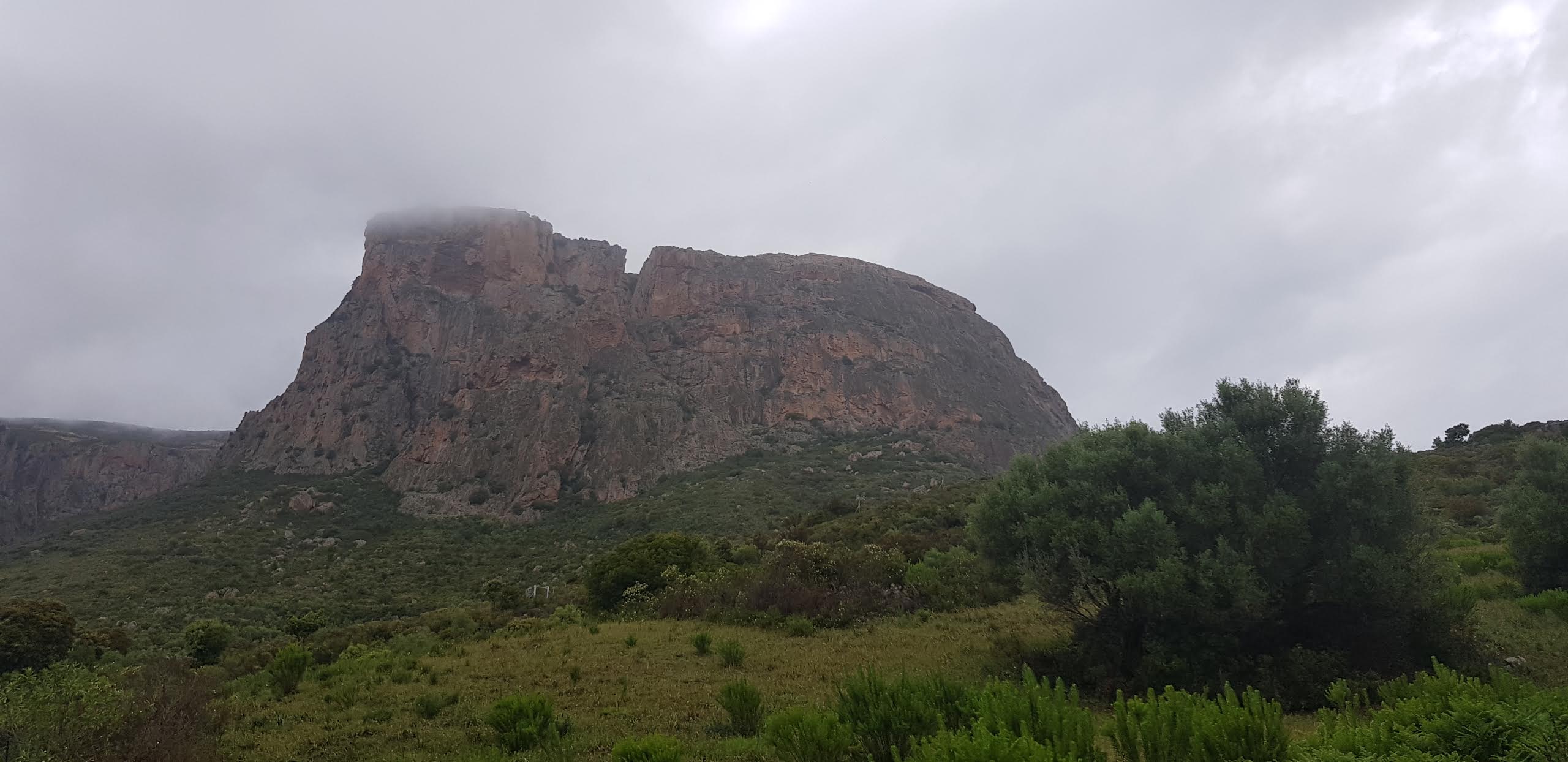 Le Monte Gozzi sous les nuages (Jean-Noël Passoni)