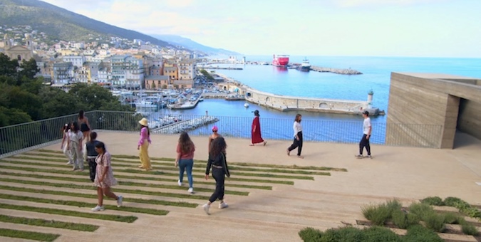 Identité(s) en Mouvement : de la danse dans les rues de Bastia 