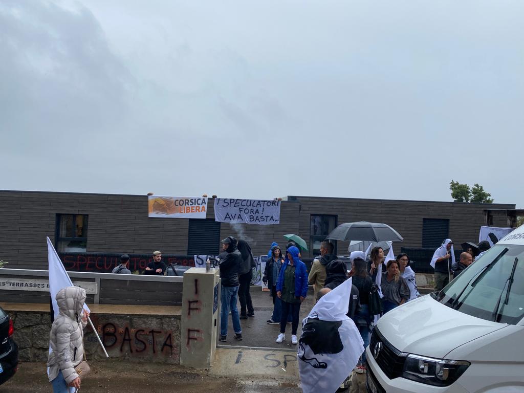 « Speculazione Fora » : Corsica Libera occupe une résidence hôtelière à Lecci