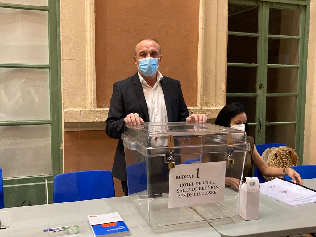 Le maire d’Ajaccio est président du bureau de vote centralisateur