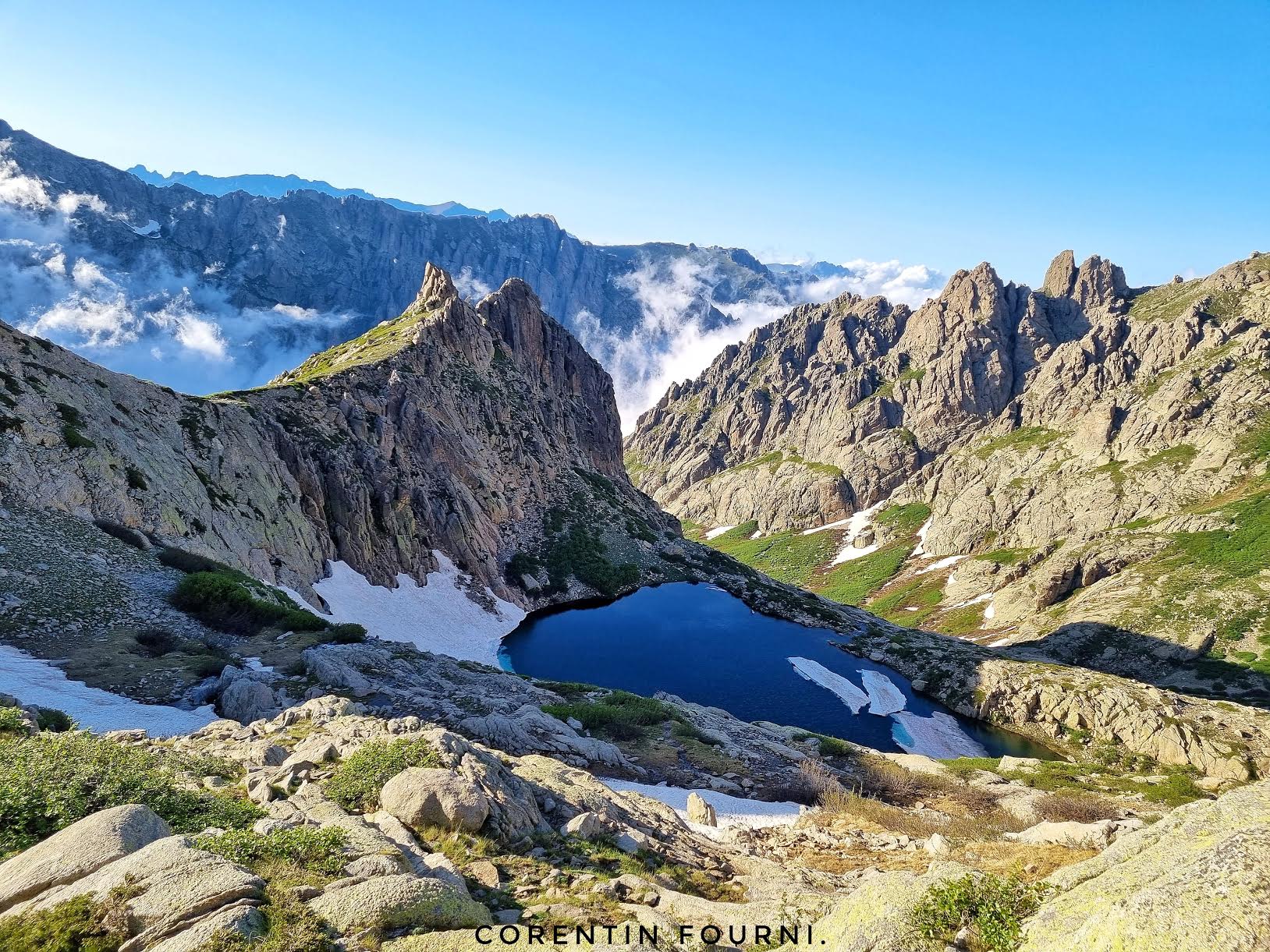 La photo du jour : sur le GR 20 avec Corentin fourni