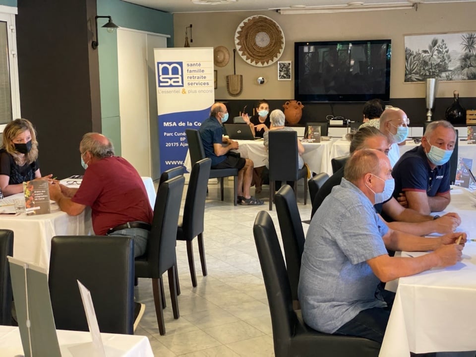 Les agriculteurs de plus de 60 ans ont bénéficié de conseils d'experts pour leur retraite et la transmission de leur exploitation. Crédits Photo : Marie-Dominique Linale