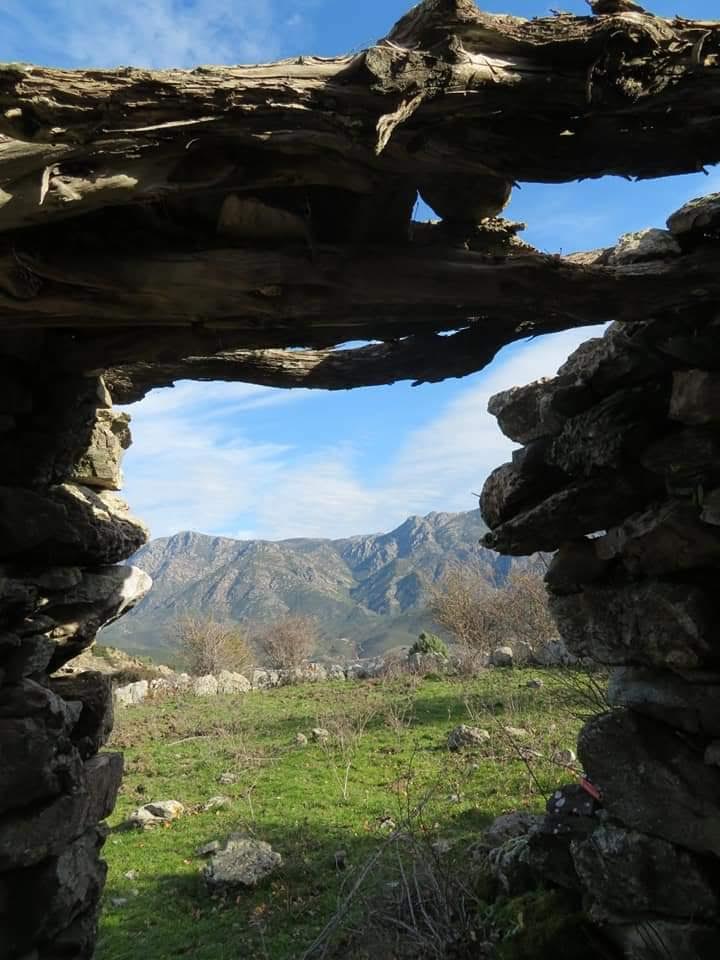 Aghja e agrottu in rughjone moltifincu (Françoise Geronimi)