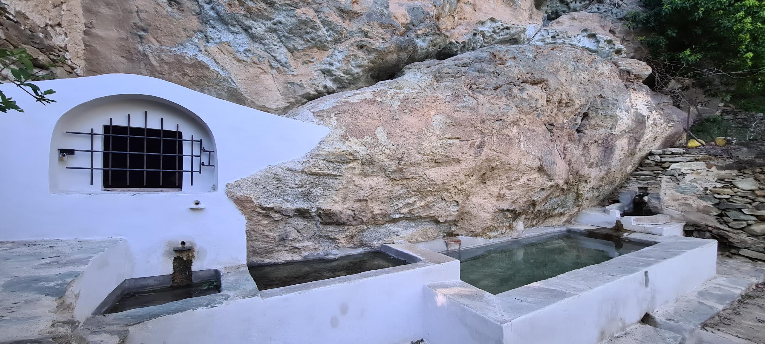 La photo du jour :  le lavoir de Magna suprana à Rogliano