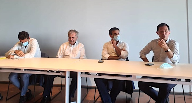 De gauche à droite : le maire de Cannes David Lisnard, le maire de Lucciana Joseph Galletti, le président de la fédération Les Républicains de Haute-Corse François-Xavier Ceccoli et le député européen François-Xavier Bellamy. Crédits Photo : Pierre-Manuel Pescetti