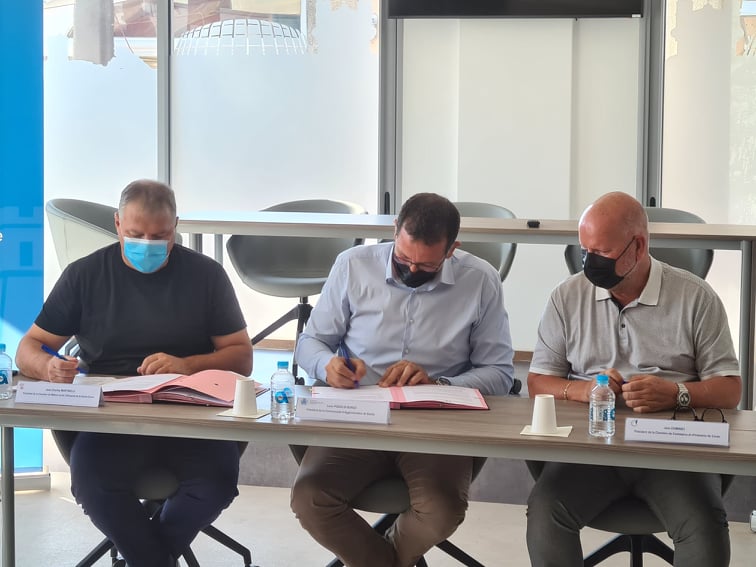 De gauche à droite : Jean-Charles Martinelli, président de la CMA de Corse, Louis Pozzo di Borgo, président de la CAB et Jean Dominici, président de la CCI de Corse. Crédits Photo : Pierre-Manuel Pescetti