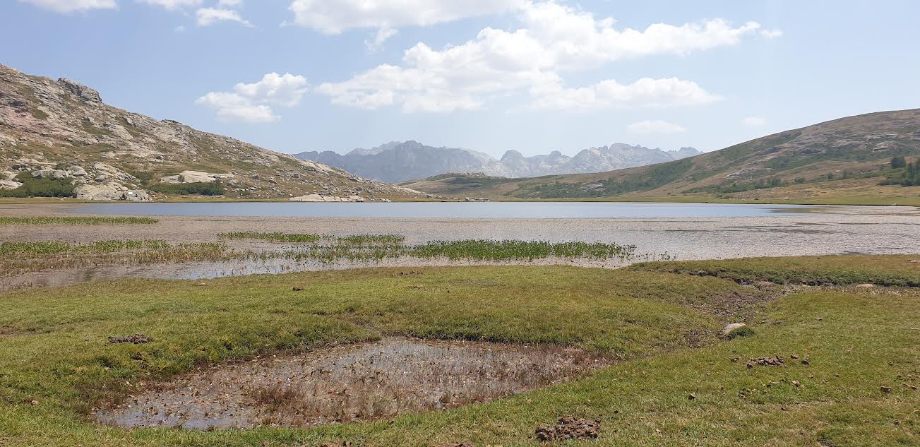 La photo du jour : la sérénité du lac de Ninu