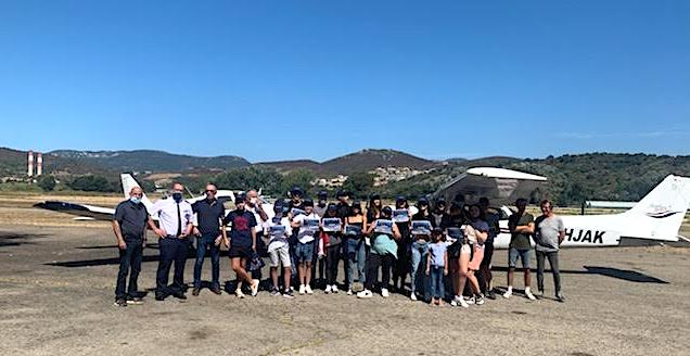 Un vol au-dessus du golfe d’Ajaccio pour dix-huit collégiens