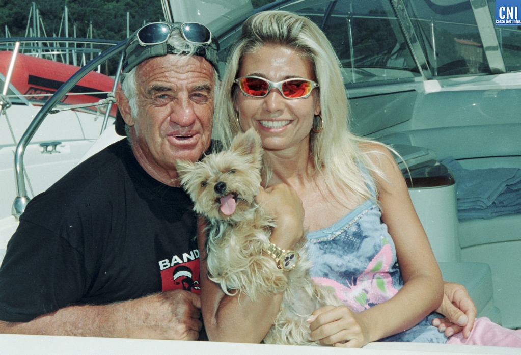J.-P. Belmondo ici avec  Natty en 2000 en Corse. (Photo Michel Luccioni)