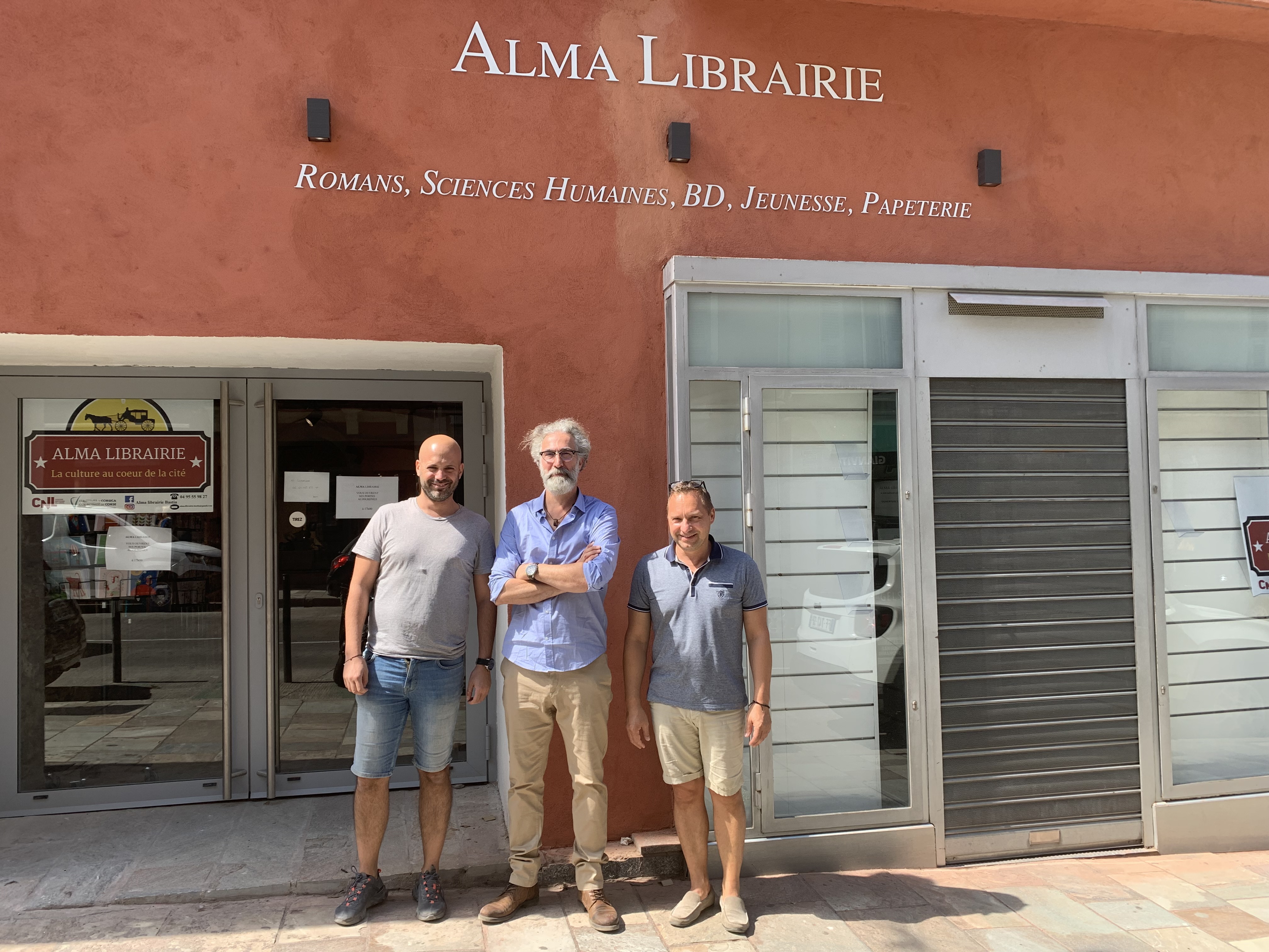 Christophe Di Caro, Laurent Deville et Olivier Rivollier devant leur nouvelle enseigne