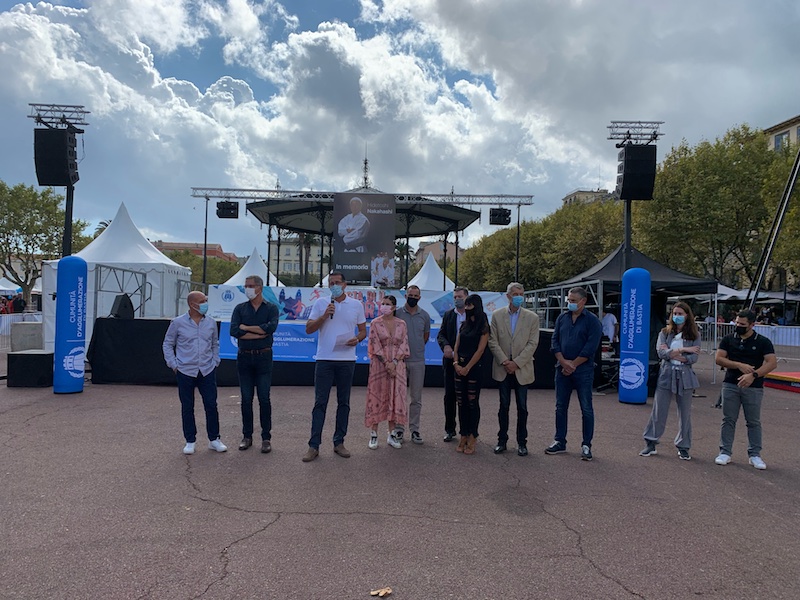 La fête du sport a été inaugurée par Louis Pozzo Di Borgo, président de la CAB, Pierre Savelli, maire de Bastia, Gilles Simeoni, président du Conseil Exécutif, François Ravier, préfet de la Haute- Corse, Michel Castelani, député de Haute-Corse, Gilles Cioni, parrain de cette édition, Lauda Guidicelli, conseillère exécutive et Erika Nakahashi