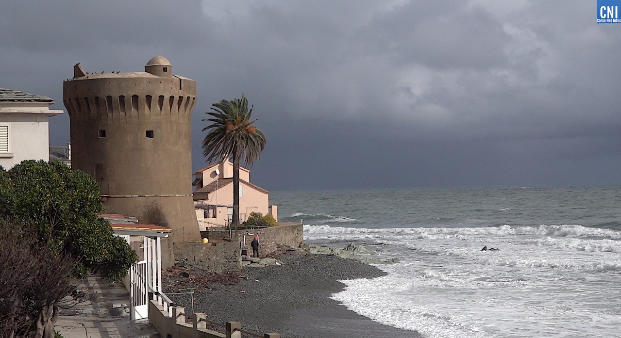 La tour, rénovée, de Miomu sur le grand itinéraire tyrrhénnien Gritaccess (Photo CNI)