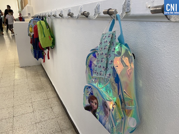En Corse, le port du masque reste obligatoire à l'école
