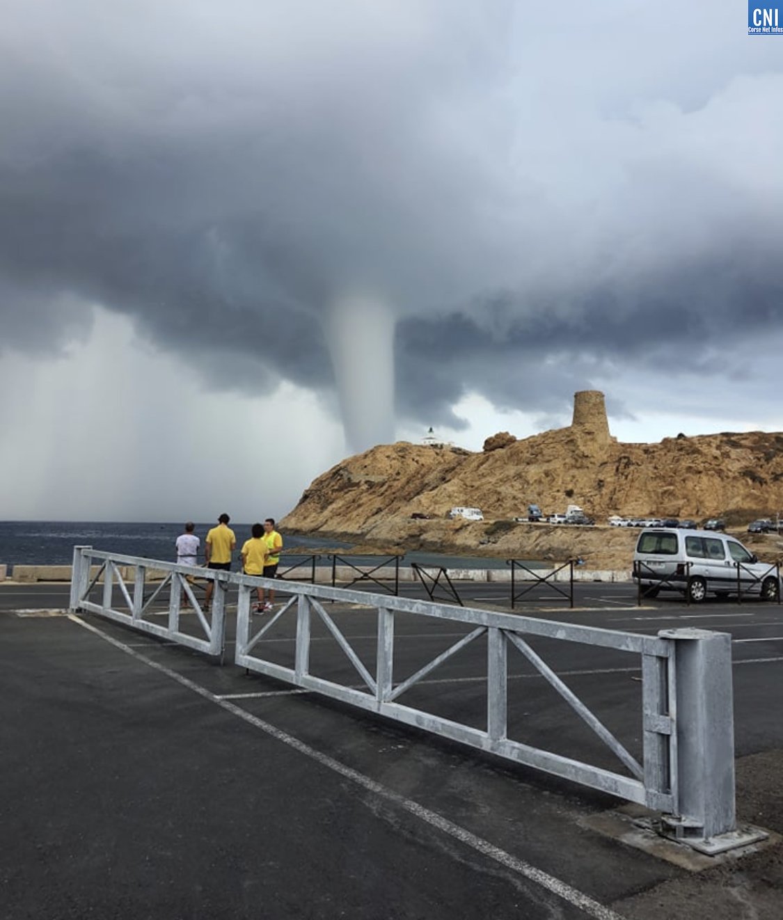 EN IMAGES - Une impressionante trombe marine au large de L’Ile Rousse