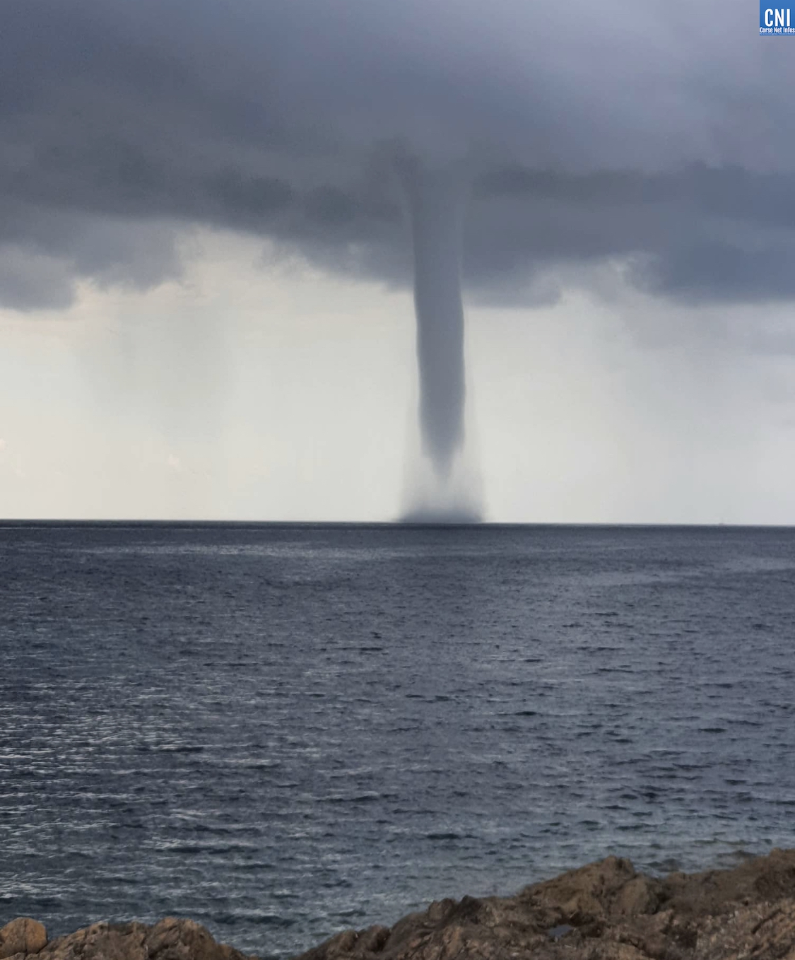 EN IMAGES - Une impressionante trombe marine au large de L’Ile Rousse