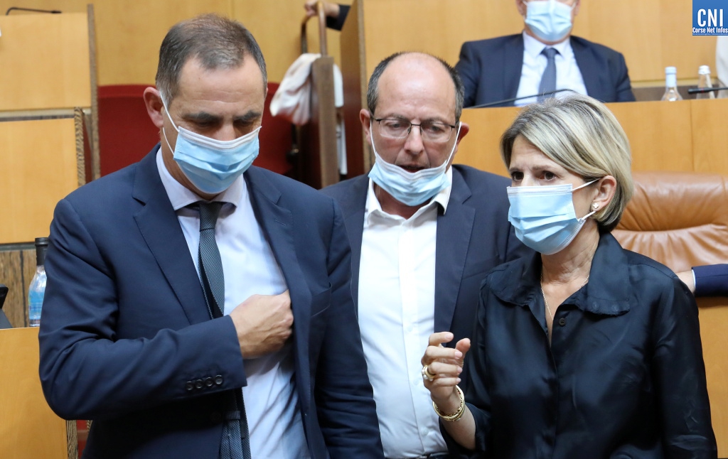 Gilles Simeoni, Paul-Félix Benedetti et Nanette Maupertuis. Photo Michel Luccioni.