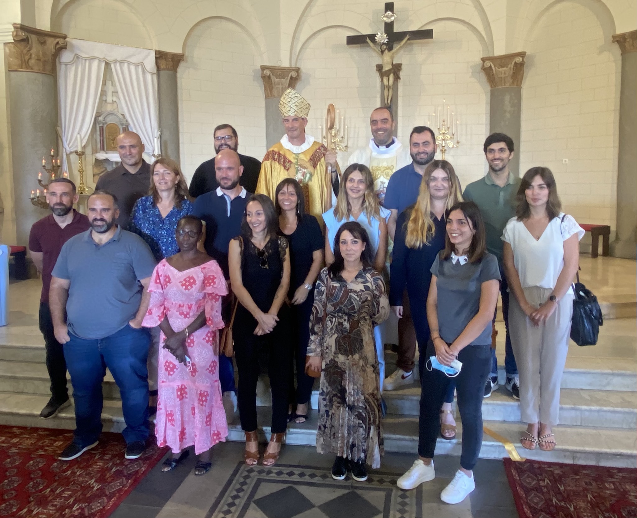 Bastia : ND de Lourdes a accueilli ses catéchumènes et l’évêque de Corse avec ferveur 
