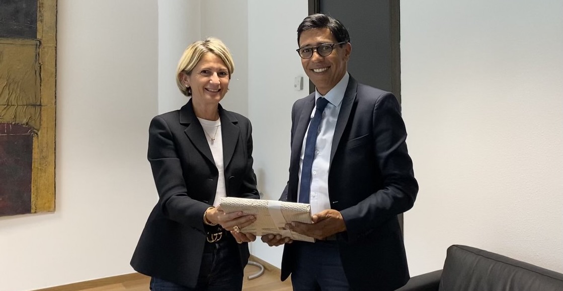 Avec la présidente de l'Assemblée de Corse, Nanette Maupertuis.