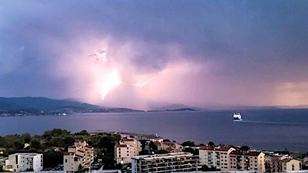 L'orage sur Ajaccio (Cathy Chz)