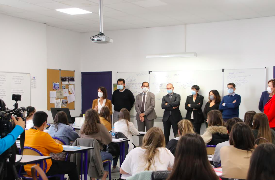 Ce mardi 12 octobre la rectrice était à Corte pour échanger avec les étudiants inscrits au PPPE et les membres de l’équipe pédagogique, en présence des Inspecteurs d’académie – inspecteurs pédagogiques régionaux,Valérie Bordes et Michel Romagnan. Julie Benetti était accompagnée de Bruno Benazech, inspecteur d'académie - directeur des services départementaux de l’Éducation nationale de la Haute-Corse et de Pascale Antonetti, inspectrice de l'Education nationale.