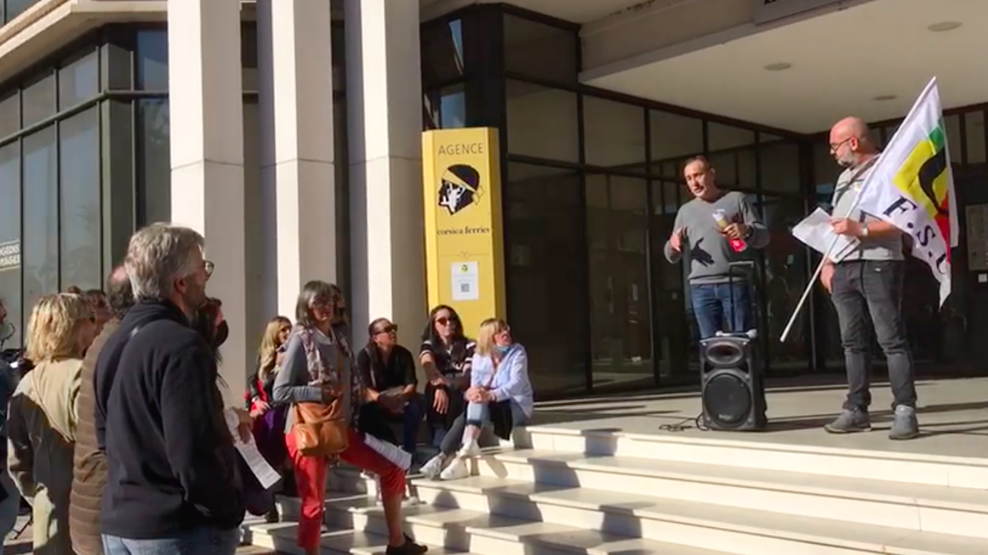 La manifestation de ce mardi 19 octobre devant l'inspection académique de Haute-Corse à Bastia