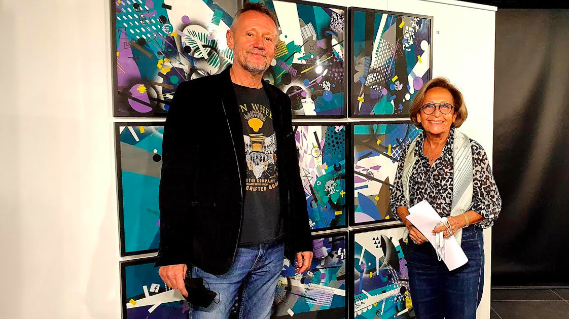 L'artiste avec Simone Guerrini, Adjointe à la Culture et au Patrimoine de la Ville d’Ajaccio,