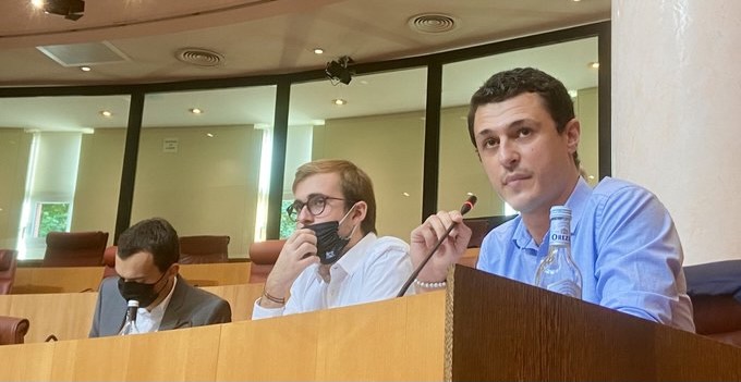 U gruppu "Ghjuventù di U Centru Dirittu".