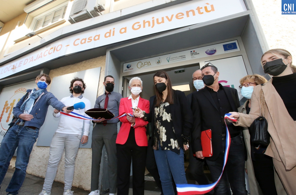 Brigitte Klinkert, ministre déléguée chargée de l’Insertion, à la Mission locale d'Ajaccio (Photo Michel Luccioni)
