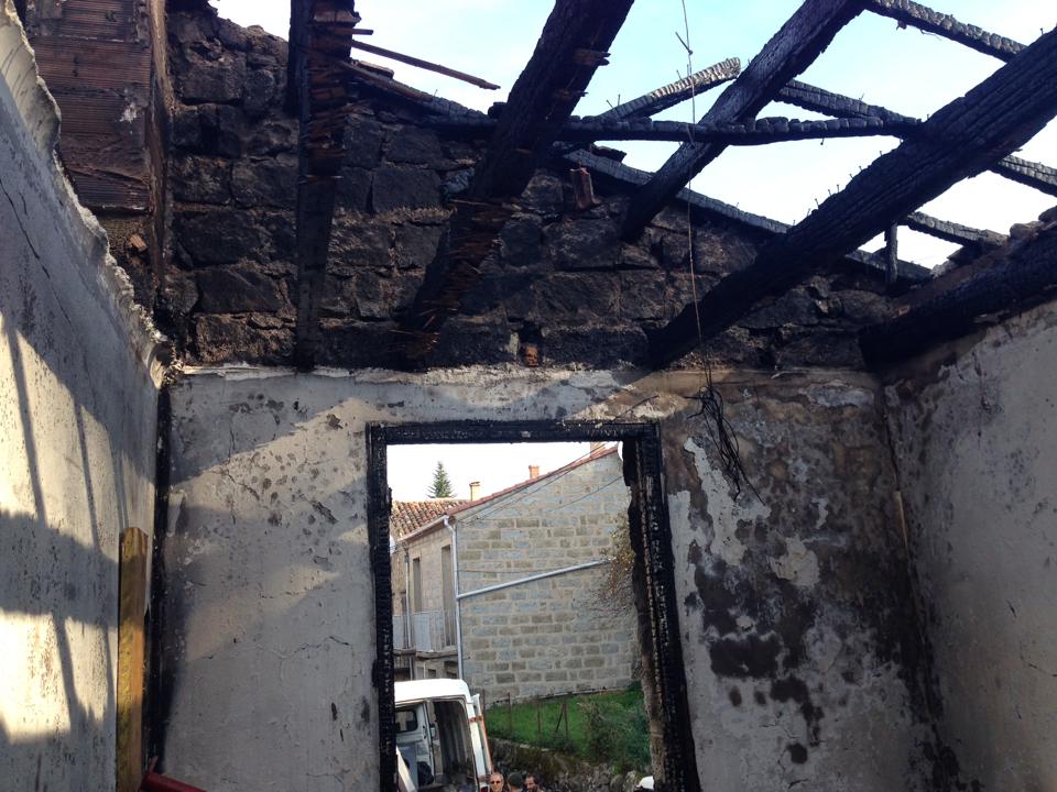 Aullène : Violent incendie en plein cœur du village