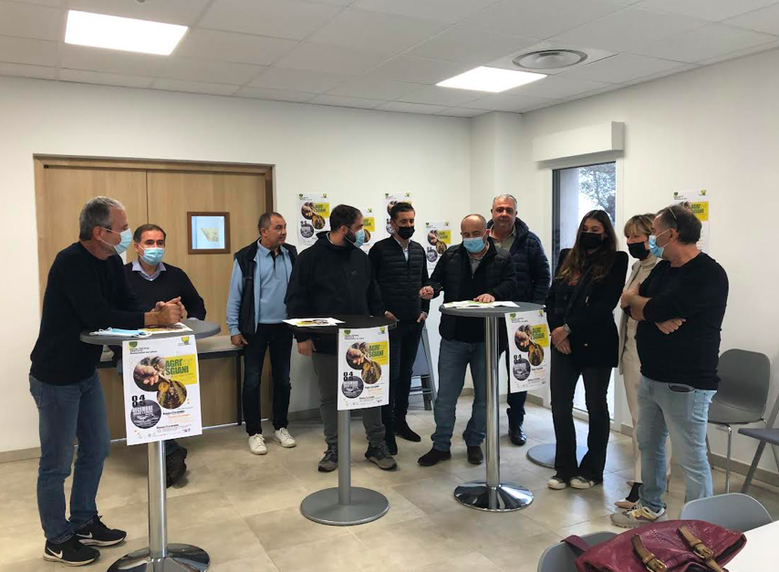 Les représentants de la Chambre d'Agriculture de Haute-Corse, le maire de Vescovato et le président de l'association "Agri'sgiani"