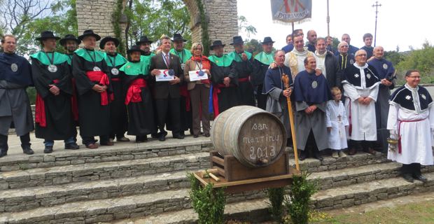 Patrimoniu célèbre San Martinu et goûte le vin nouveau