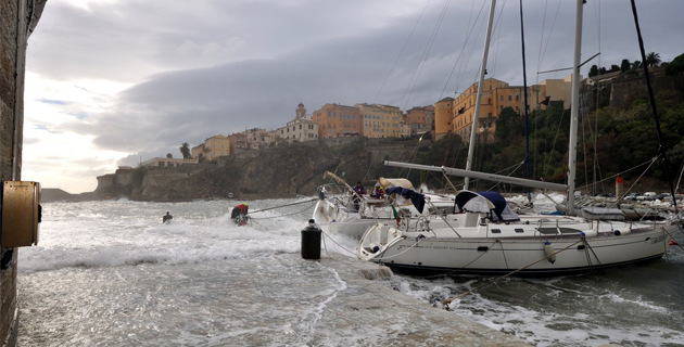 Bastia : Voilier malmené au Vieux-Port