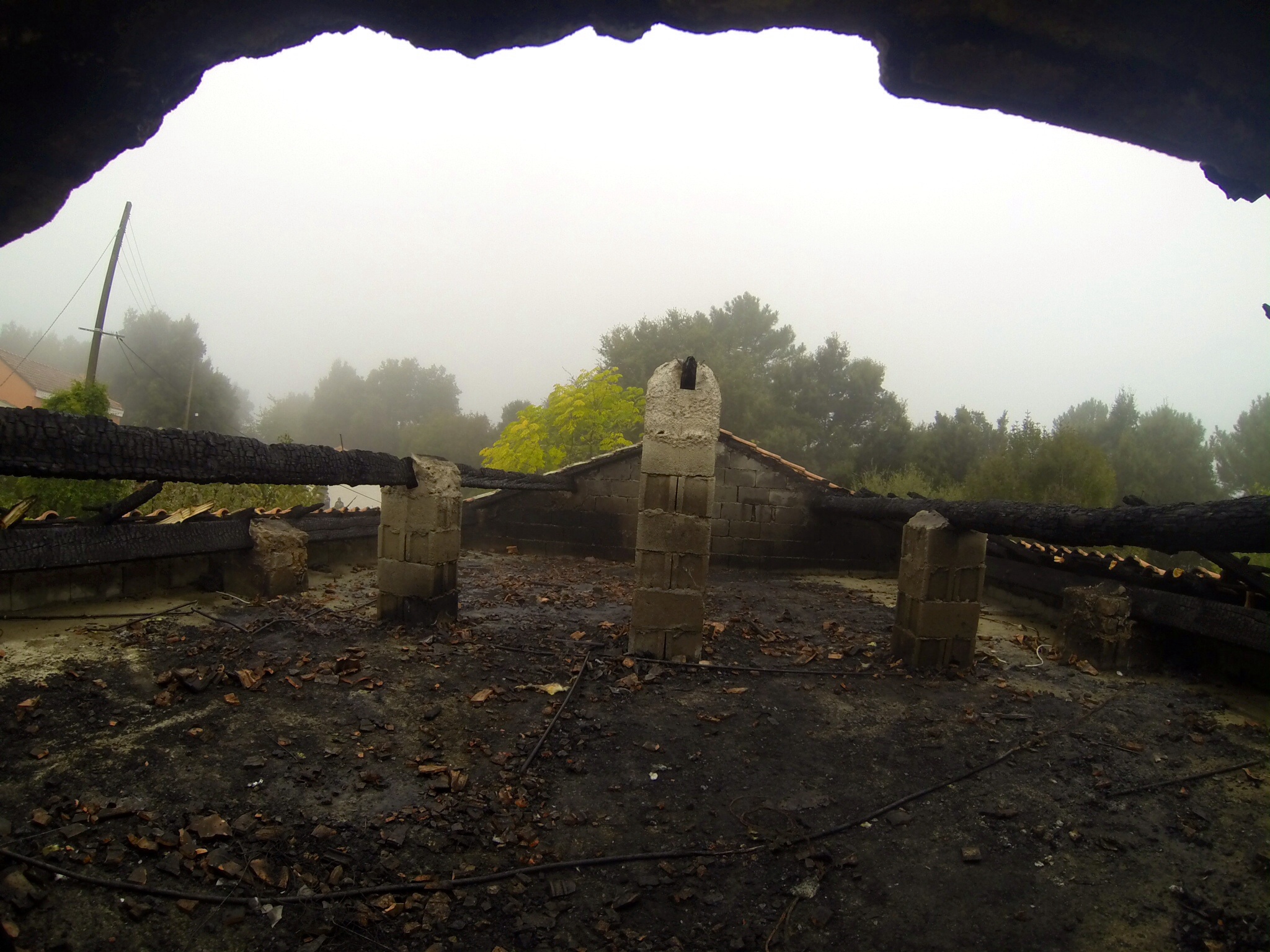 Ania di Fium'orbu : Le toit prend feu après un impact de foudre