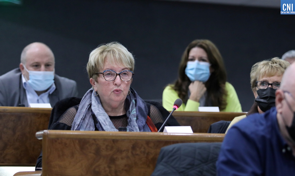 Annie Costa-Nivaggioli a présenté le projet de transfert de la crèche lors du conseil municipal. Photo : Michel Luccioni