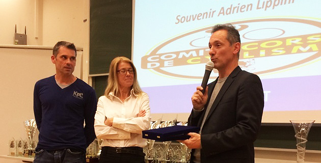 Le président Paul Antoine Lanfranchi récompense Danielle Rossi et Christophe Santini (Photo SG)