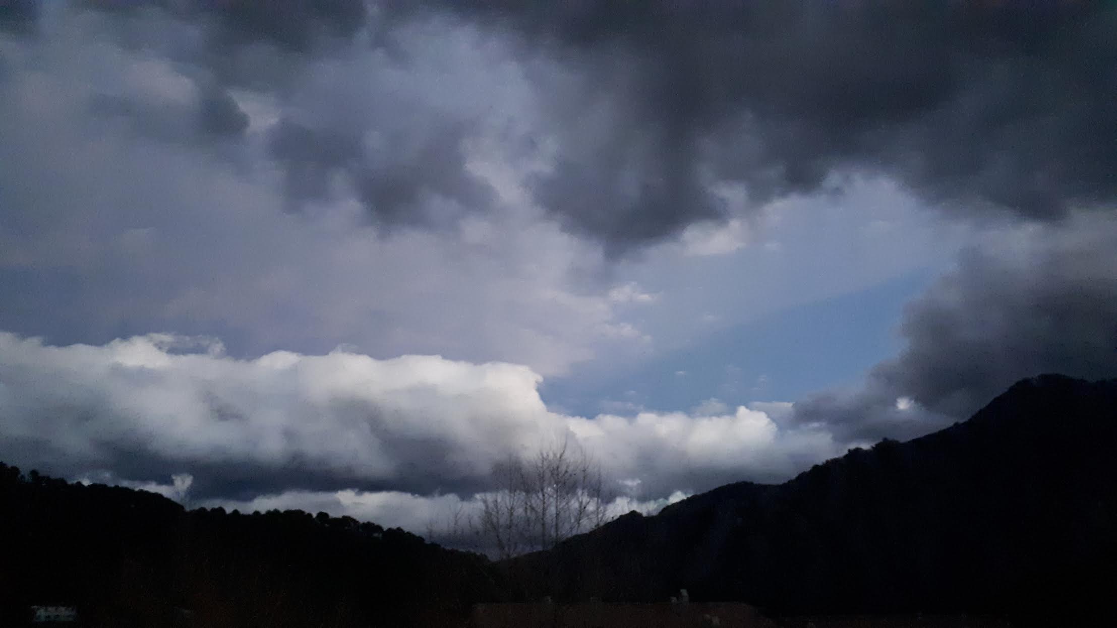L'orage arrive sur Ghisoni (Romana Ottavi)