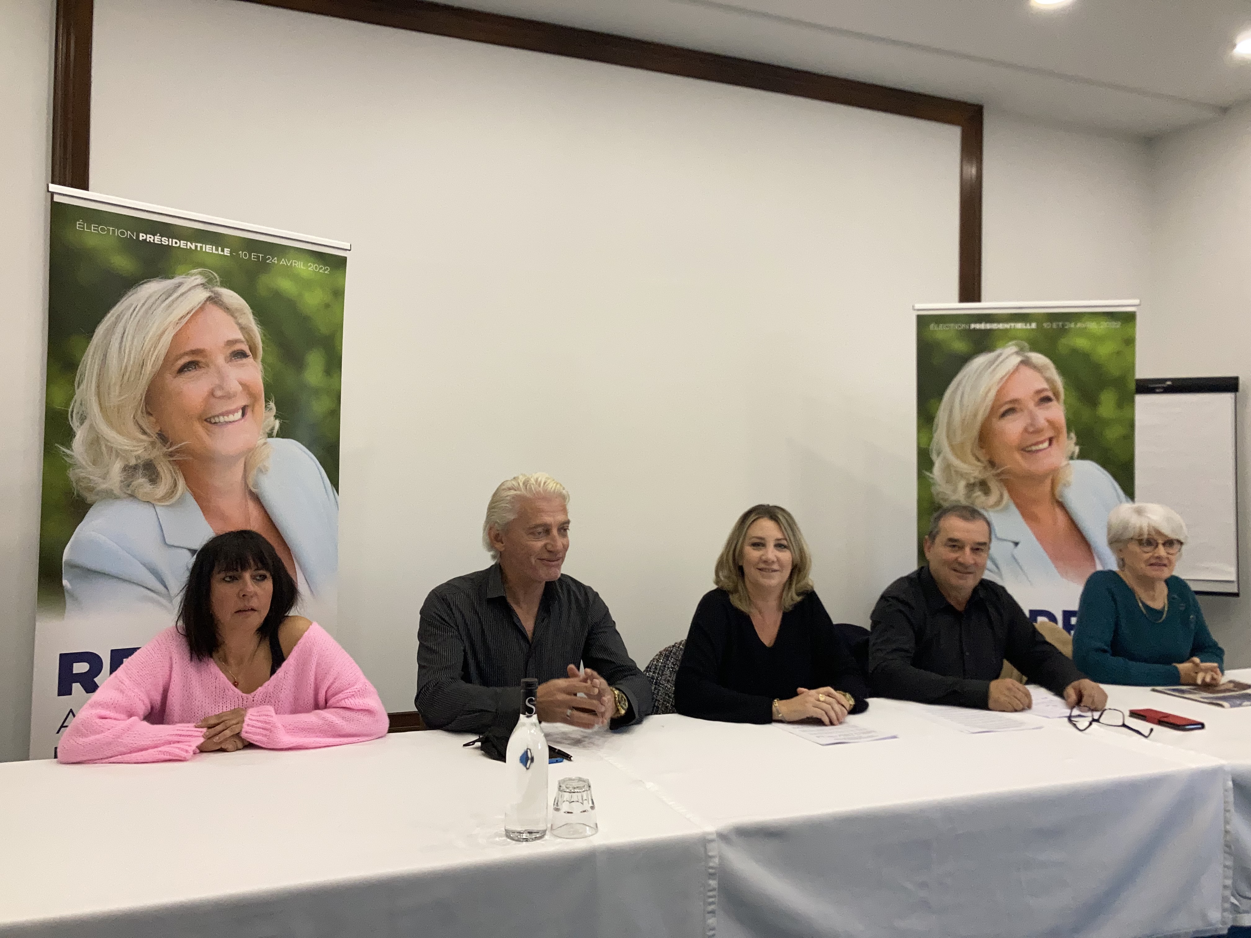 Le Rassemblement National a tenu une conférence de presse à l'hôtel Campo dell'Oro à Ajaccio. Photo : Julia Sereni