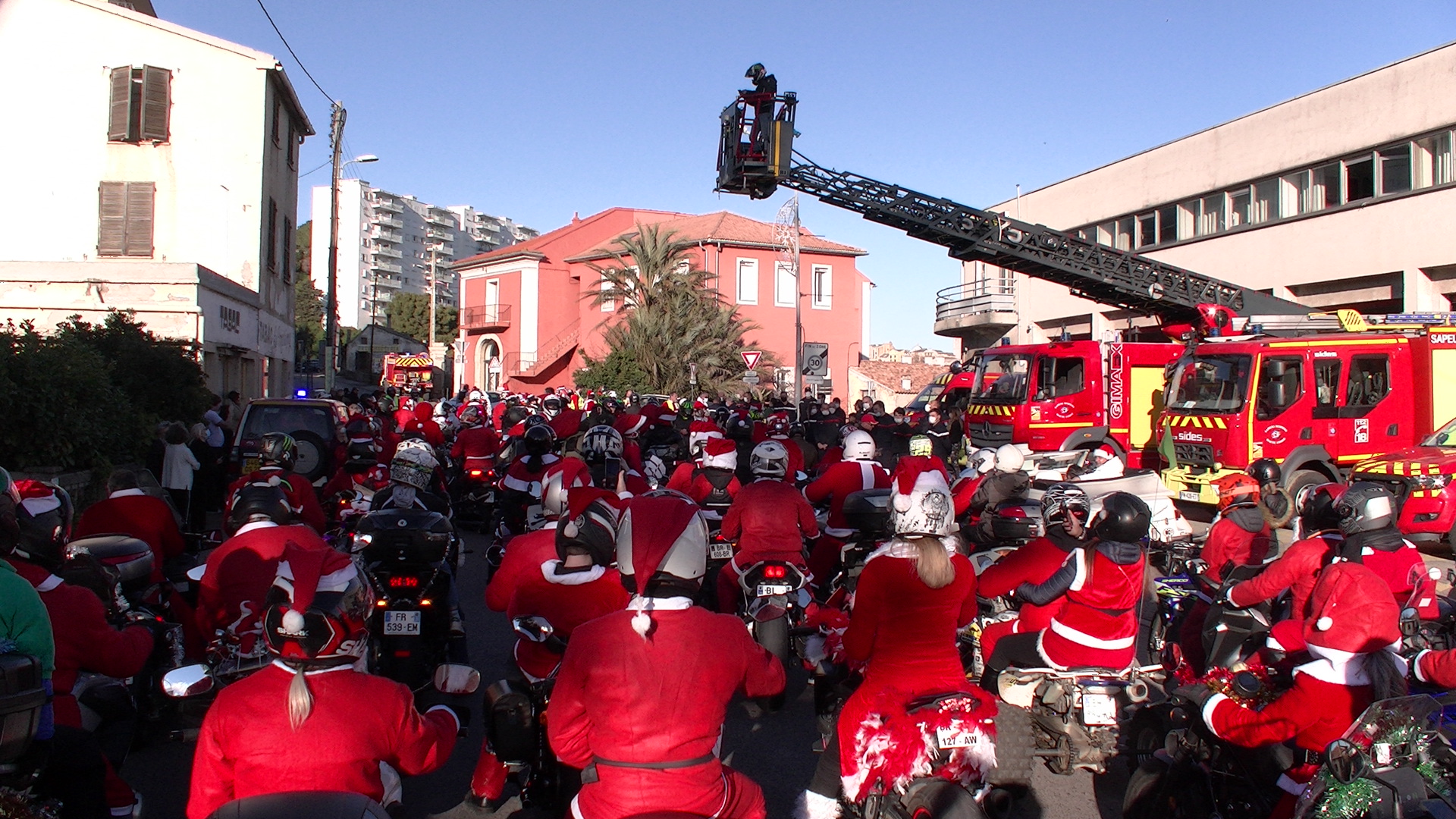 125 motards à la traditionnelle parade de Noël du grand Bastia