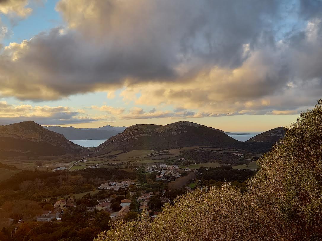 Coucher de soleil sur Patrimonio (Dominique Ottavi)