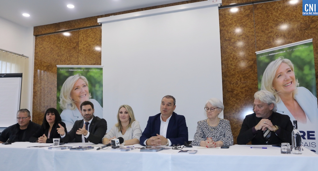 Le porte-parole du Rassemblement National, Julien Odoul à l’Hôtel Campo Del Oro à Ajaccio où il était accompagné de François Filoni, responsable pour la Corse et Nathaly Antona, déléguée territoriale, et à l’occasion d’une conférence de presse, qu’il a présenté les grands axes de la candidate