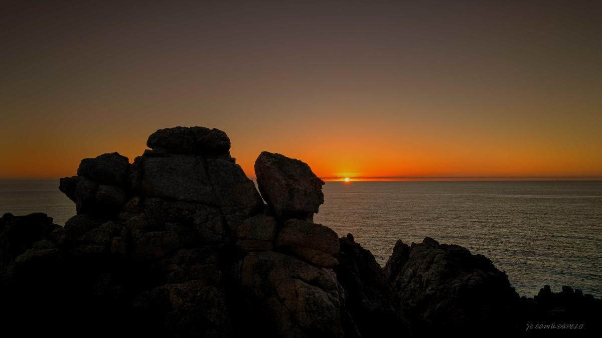 La photo du jour : quand le soleil se couche à Cargèse-Puntiglione