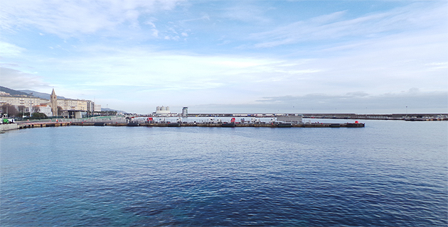 Le plan d'eau du port de Bastia vendredi matin : Désepérèment vide