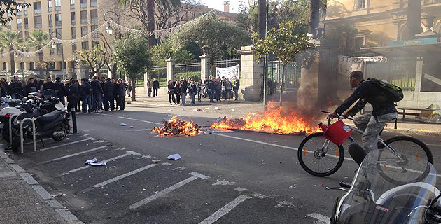 Les jeunes des lycées dans la rue : Pour la défense des droits fondamentaux