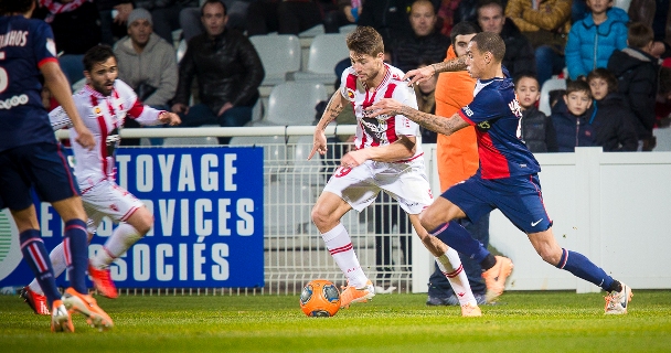 Ritrattu : Paule Santoni