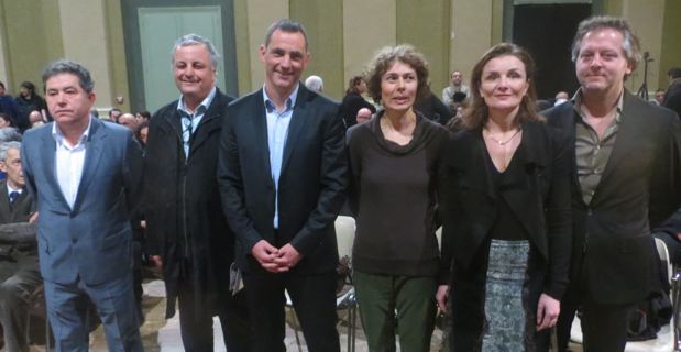 Les invités européens autour de François Alfonsi, député européen, et Gilles Simeoni.